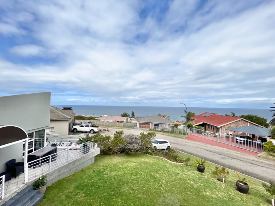 5 Bedroom Property for Sale in Dana Bay Western Cape